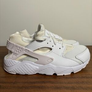 Nike Toddler Unisex Huarache Run Casual Sneaker  White Little Kid 2Y 704949-110